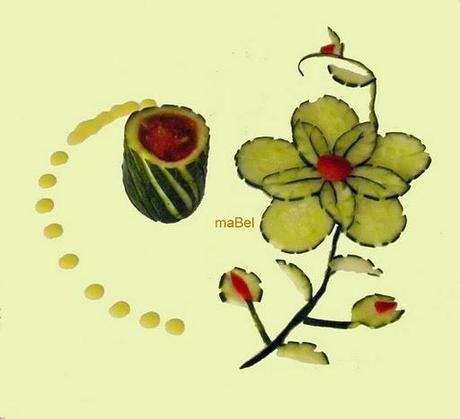 Gazpacho en pepino y flores