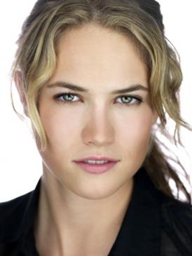 Cody Horn se incorpora a End of Watch