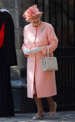 Boda de Zara Phillips, nieta de Isabel de Inglaterra y Mike Tindall. Catalina, Duquesa de Cambridge, repite modelo