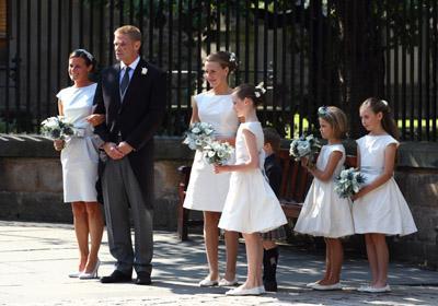 Boda de Zara Phillips, nieta de Isabel de Inglaterra y Mike Tindall. Catalina, Duquesa de Cambridge, repite modelo Boda de Zara Phillips, nieta de Isabel de Inglaterra y Mike Tindall. Catalina, Duquesa de Cambridge, repite modelo