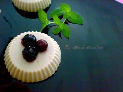 Tarta crema de orujo y frutas del bosque