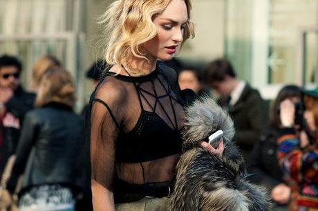 CROP TOPS: A TREND THAT HAS NOT SUCCESS THIS SEASSON. CROP TOPS: A TREND THAT HAS NOT SUCCESS THIS SEASSON.