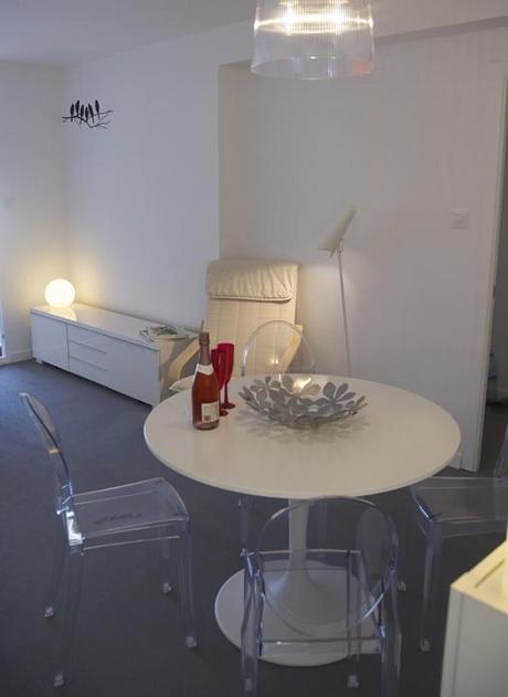 proyectos três: el DESPUÉS de un apartamento en la playa salon11