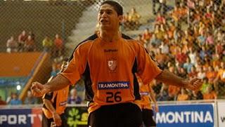 EL BRASILEÑO MESSINHO FALLECE DE MUERTE SÚBITA EN UN CALENTAMIENTO