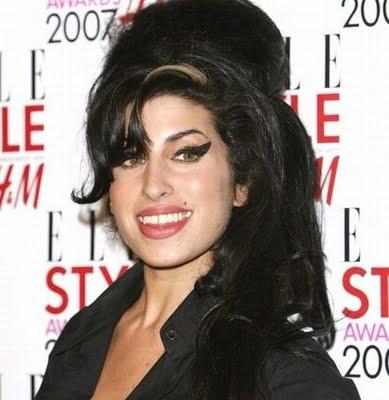 Winehouse encabeza la lista de discos más vendidos