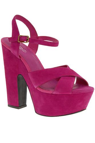 Mi nuevo objeto de deseo: sandalias de ante con plataforma