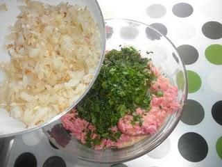 Albóndigas griegas con salsa de yogur