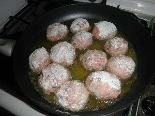 Albóndigas griegas con salsa de yogur