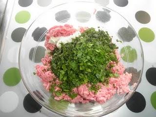 Albóndigas griegas con salsa de yogur