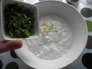 Albóndigas griegas con salsa de yogur
