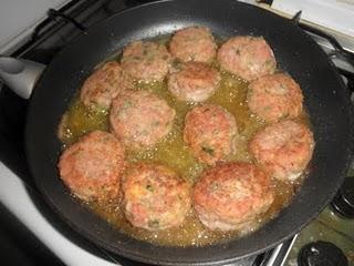 Albóndigas griegas con salsa de yogur