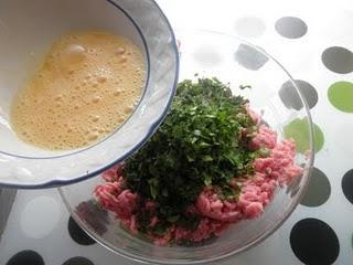Albóndigas griegas con salsa de yogur