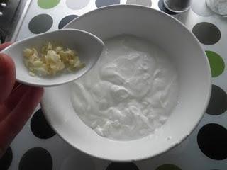 Albóndigas griegas con salsa de yogur