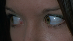 El rellume XIII: “A las nueve cada noche”, cultos y corrupción en el universo infantil de Jack Clayton.