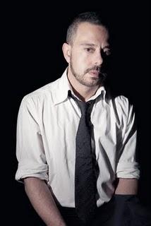 TONI HILL, EL VERANO DE LOS JUGUETES MUERTOS EN SEMANA NEGRA DE GIJÓN.