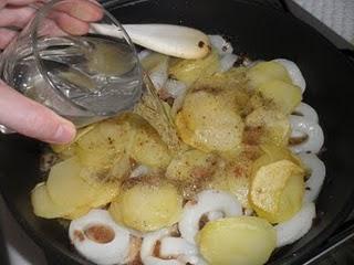 Guiso de calamares con pasas y piñones