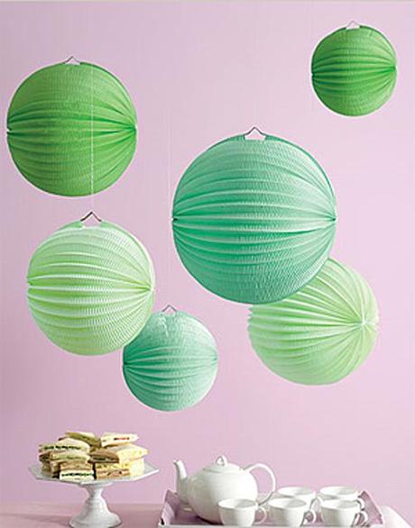 green-accordion-paper-lanterns farolillos de papel – paper lanterns