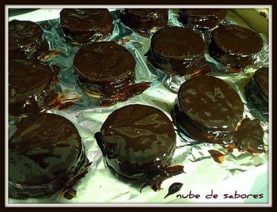 ALFAJORES DE CHOCOLATE