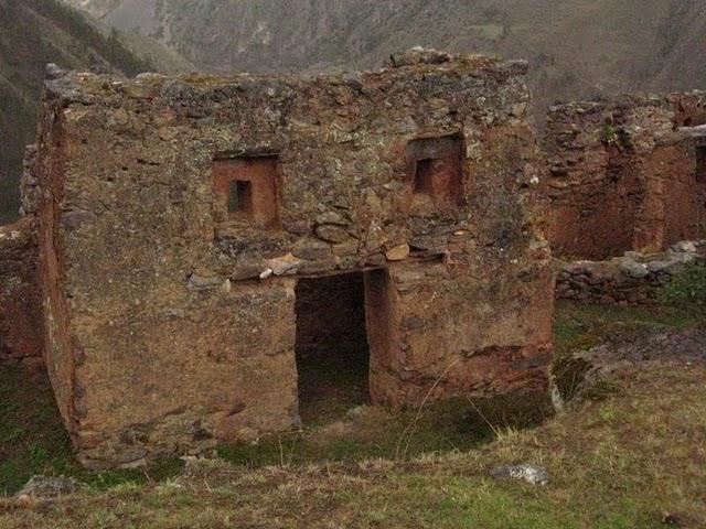 PUMAMARCA, ENIGMA DE PIEDRA