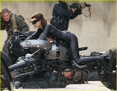 Anne Hathaway como Catwoman en TDK Rises