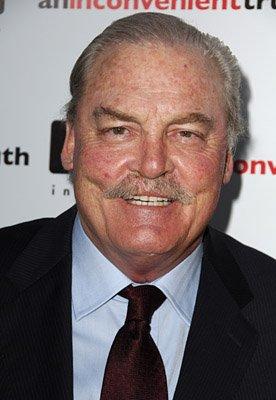 Stacy Keach se une a Bourne