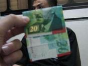 Jugando billetes