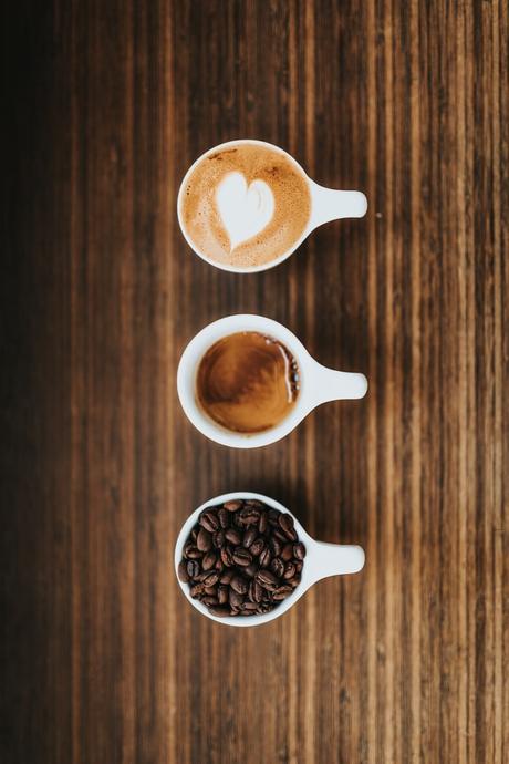 Guía comparativa de cafeteras express, italianas, de goteo y manuales Guía comparativa de cafeteras express, italianas, de goteo y manuales