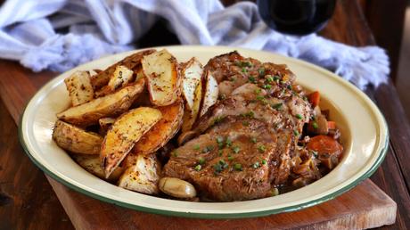 bondiola cerveza cacerola papas tierna