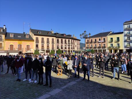 Autónomos, hostelería, gimnasios y gremio del Taxi escenifican la muerte de sus negocios