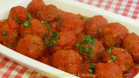 Receta de albóndigas de carne a la Italiana con queso parmesano Receta de albóndigas de carne a la Italiana con queso parmesano