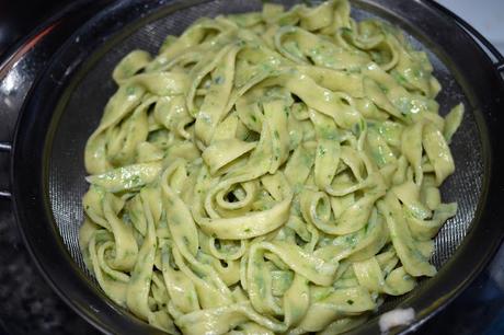 Tagliatelle de bimi con camagrocs y parmesano  (Pasta fresca paso a paso)