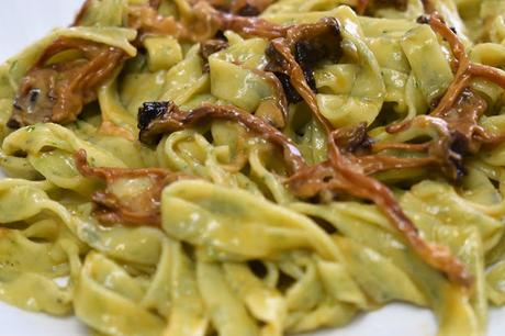Tagliatelle de bimi con camagrocs y parmesano (Pasta fresca paso a paso) Tagliatelle de bimi con camagrocs y parmesano (Pasta fresca paso a paso)