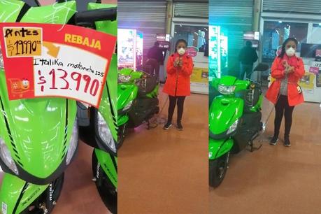 Mujer se encadena para que le vendan motocicleta en 14 pesos