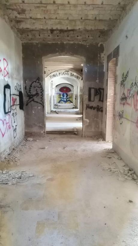 El abandonado preventorio de Aigües de Busot: sanatorio de tuberculosos El abandonado preventorio de Aigües de Busot: sanatorio de tuberculosos