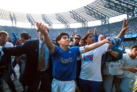 En Nápoles Maradona es algo así como un Dios
