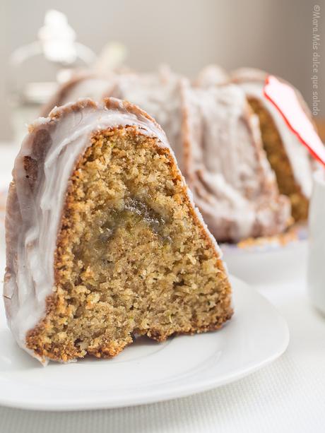 Bundt Cake de calabacín y almendra