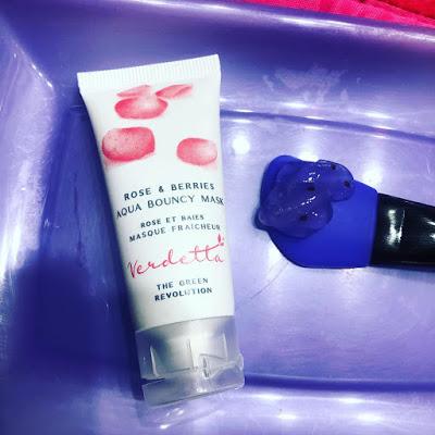 Rose & Berries Aqua Bouncy Mask + Parches Caseros de Aloe Vera