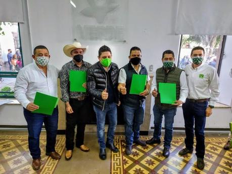 PVEM registra a sus precandidatos a ayuntamientos y distritos locales