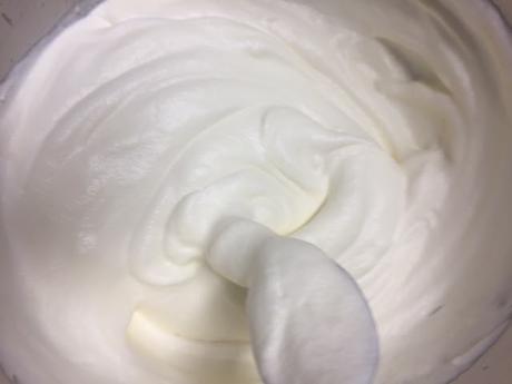 CHEESECAKE CON MOUSSE DE CHOCOLATE BLANCO Y FRAMBUESAS