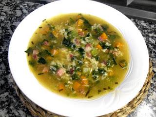 Receta de sopa de arroz con verduras y jamón Receta de sopa de arroz con verduras y jamón.