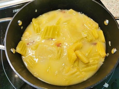 Cardo a la navarra, una receta tradicional del norte de España Cardo a la navarra, una receta tradicional del norte de España