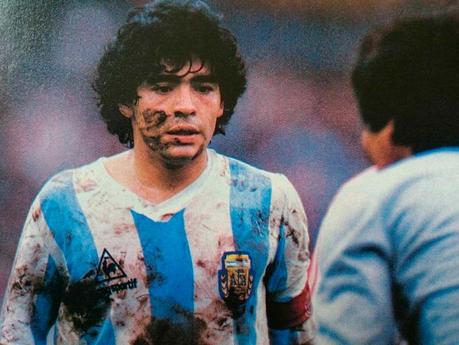 Maradona: más allá del barro y la gloria