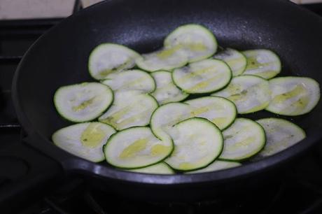 Sartenada de calabacín, trigueros y cecina de León IGP premium, cena resuelta Sartenada de calabacín, trigueros y cecina de León IGP premium, cena resuelta