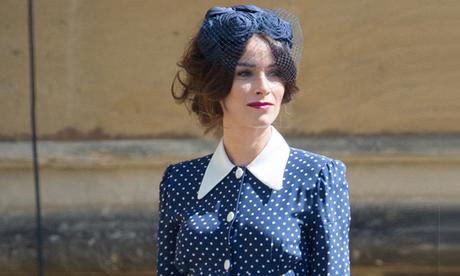 Falda Azul Lunares Zara