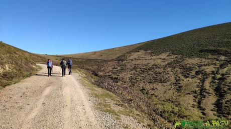 Pista de Yernes a la Collada Fancuaya