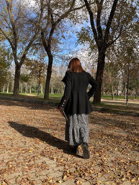 VESTIDO MIDI + ABRIGO.- VESTIDO MIDI + ABRIGO.-