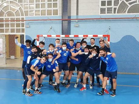 Tercera victoria consecutiva del equipo senior masculino de Bm Montequinto que lo mantiene en lo alto de la clasificación conseguida en un partido sufrido.