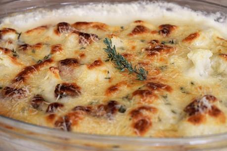 Coliflor con taquitos de jamón con salsa bechamel gratinada al horno