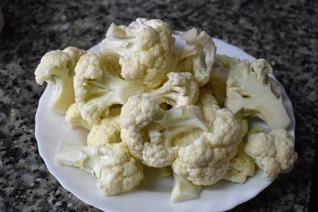 Coliflor con taquitos de jamón con salsa bechamel gratinada al horno