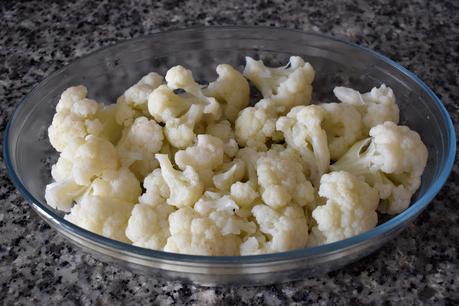 Coliflor con taquitos de jamón con salsa bechamel gratinada al horno